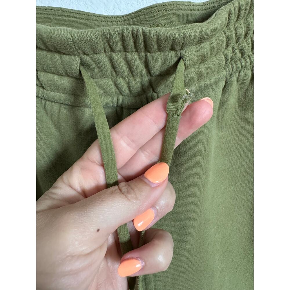 Lululemon Loungeful High Rise Wide Leg Cropped Sweatpants Womens size 8 Green - Picture 4 of 7